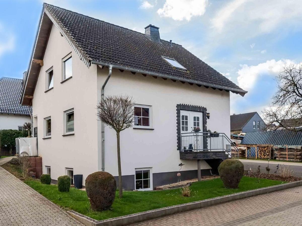 Holiday Home In The Eifel-Mosel With Garden Roes Eksteriør bilde